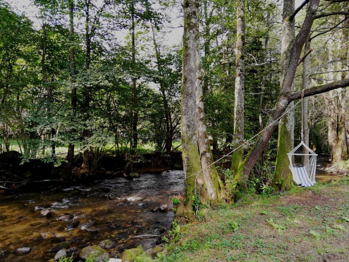 Chalet By The River Веліуг Екстер'єр фото