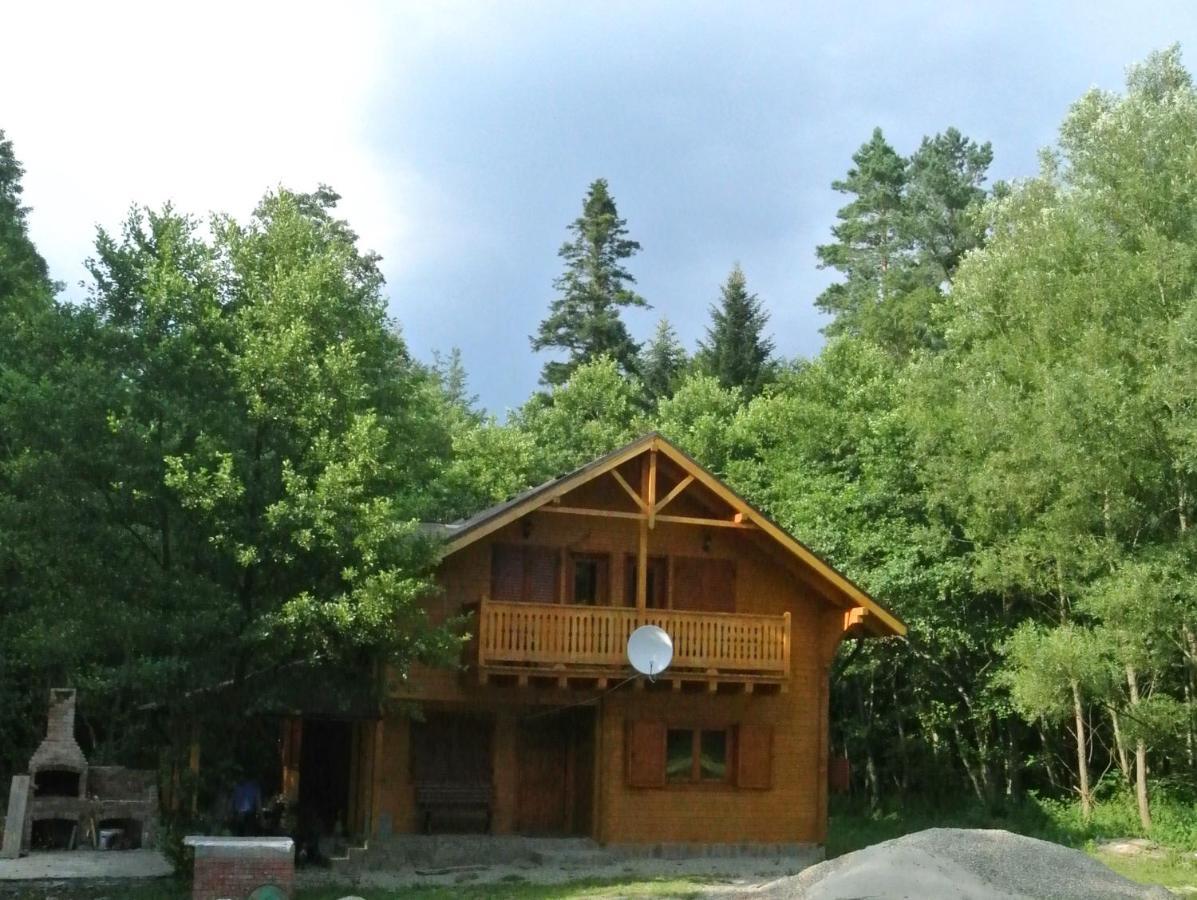 Chalet By The River Веліуг Екстер'єр фото